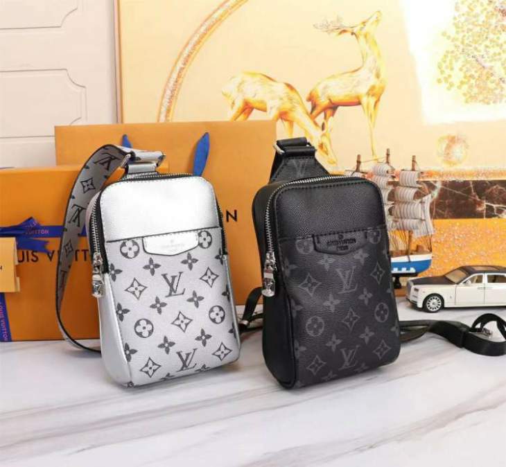 Picture of Louis Vuitton Mens Bags _SKUfw137939157fw